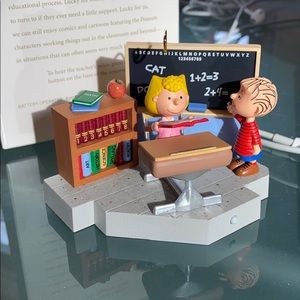 Hallmark Keepsake Peanuts School Days